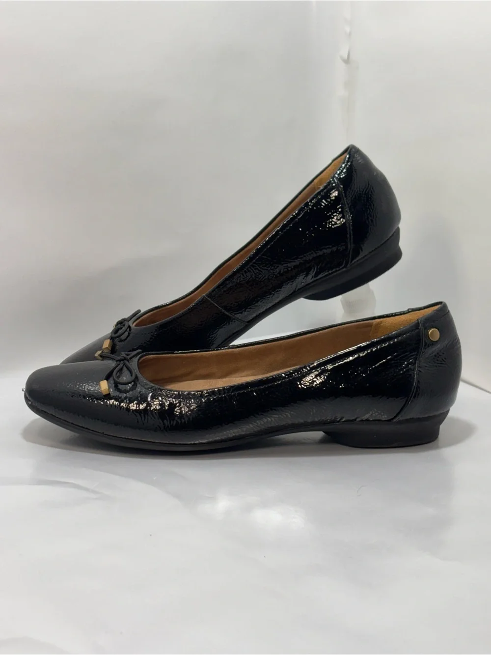 Clarks Artisan Women's 7 M Black Patent Tips Texture Square Toe Bow Ballet Flat